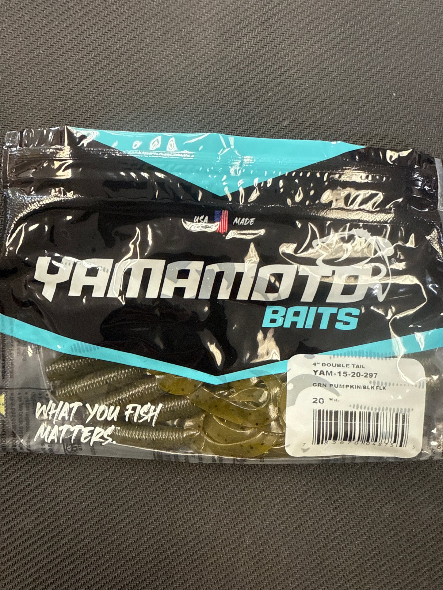 Yamamoto 4” double tail green pumpkin black flake