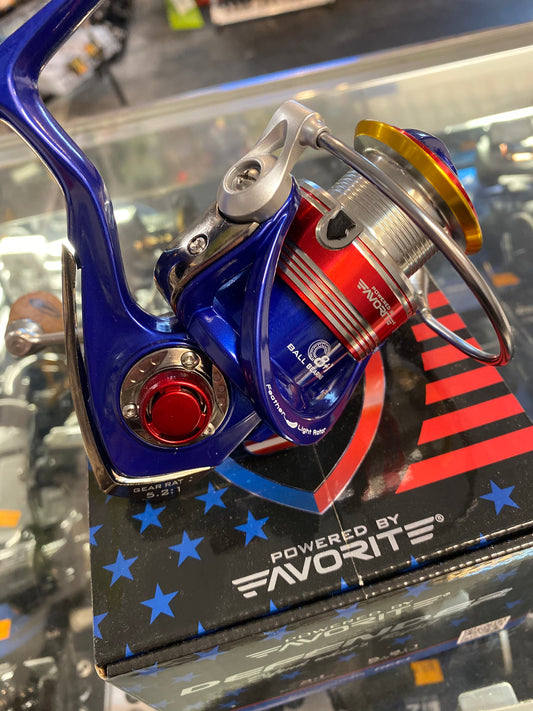 Favorite Defender 2000 Spinning Reel